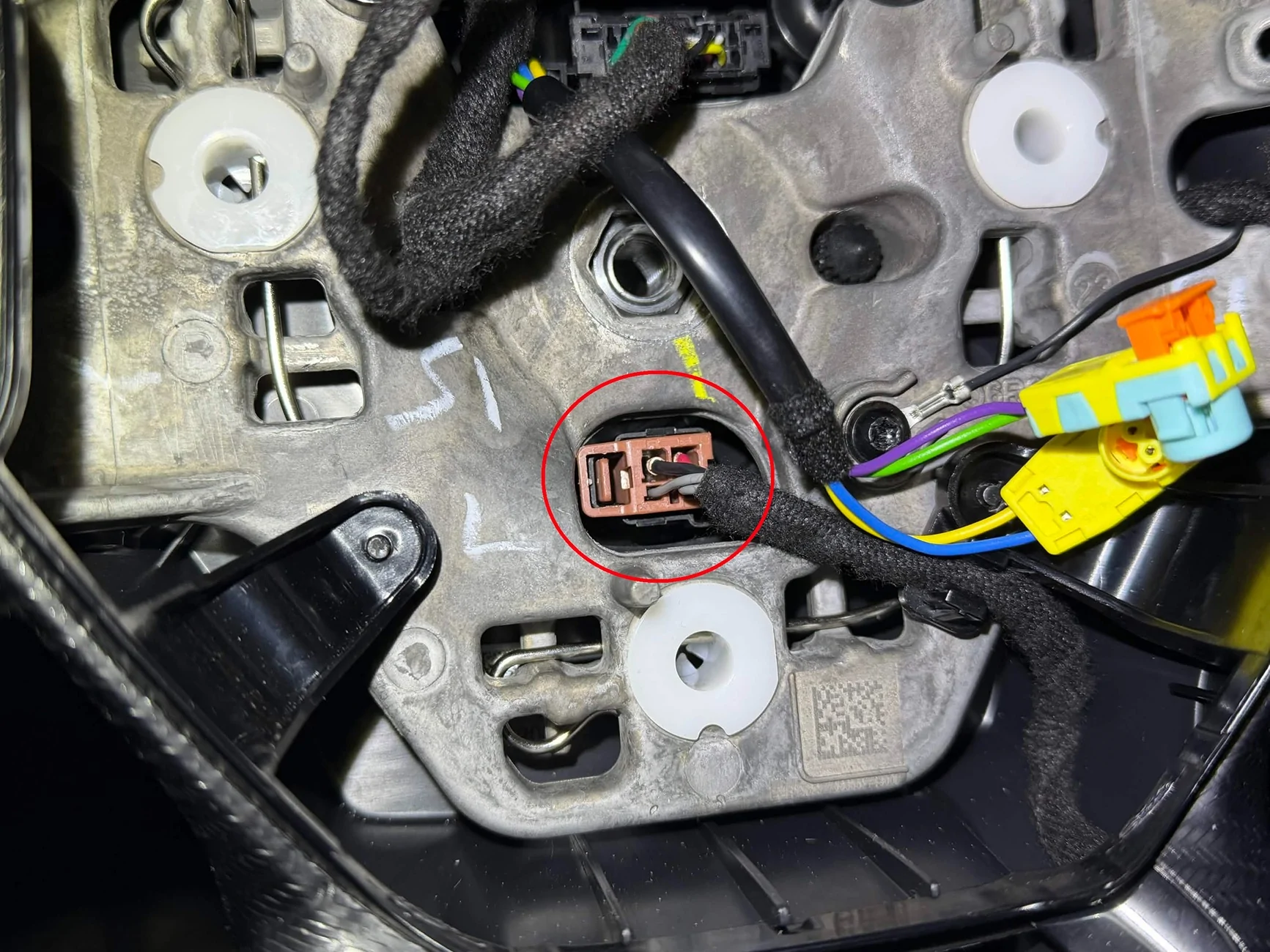 Heated steering wheel connector.webp