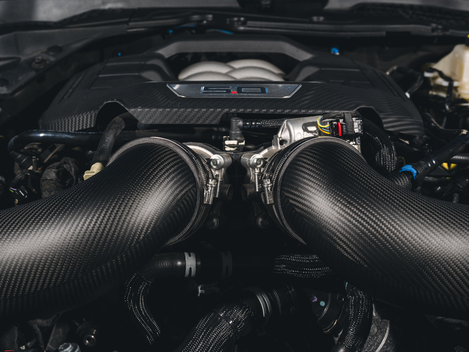 S650 Mustang [Now Available] AWE S-FLO Carbon Intake for 5.0L S650 Mustang GT & Dark Horse 2660-15650_20