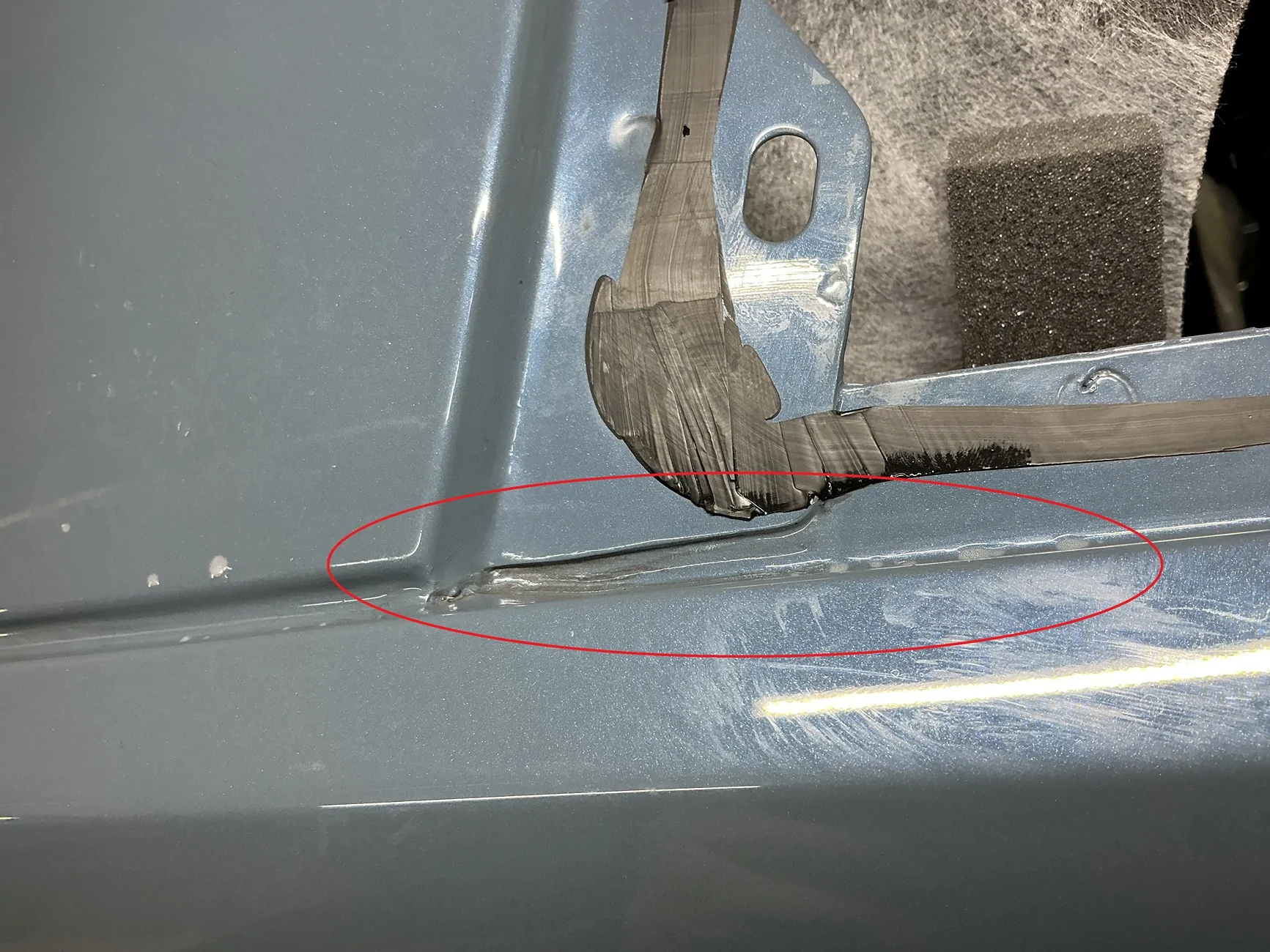 S650 Mustang Water leaking into Trunk Schaden B-Säule links