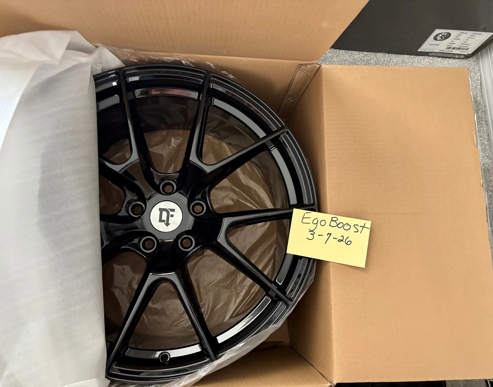 S650 Mustang $800 New in Box DF5V Blk 19x10 Square Wheels IMG_9740