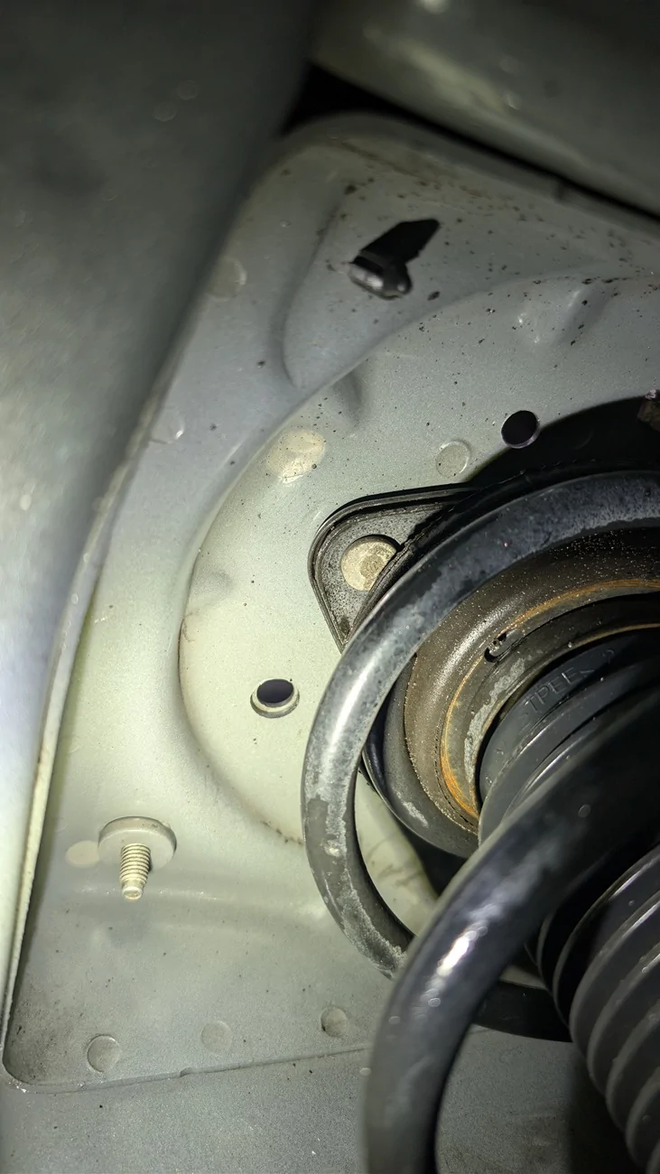 S650 Mustang Factory paint defect in suspension towers 11105