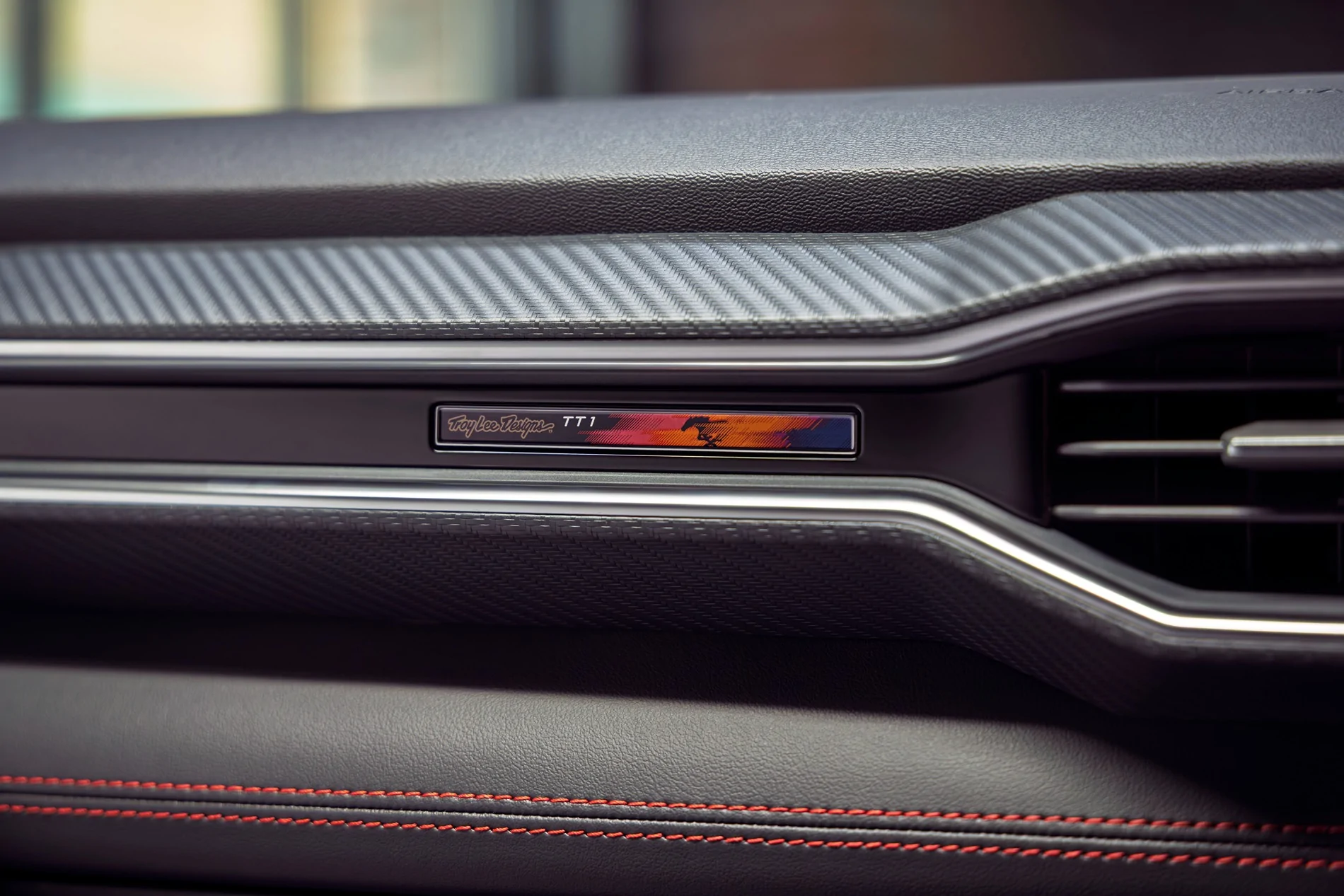 S650 Mustang New 2026 Mustang EcoBoost TLD Signature Edition Package 2026_Mustang_TLD_Signatur_Edition_Package_15_298