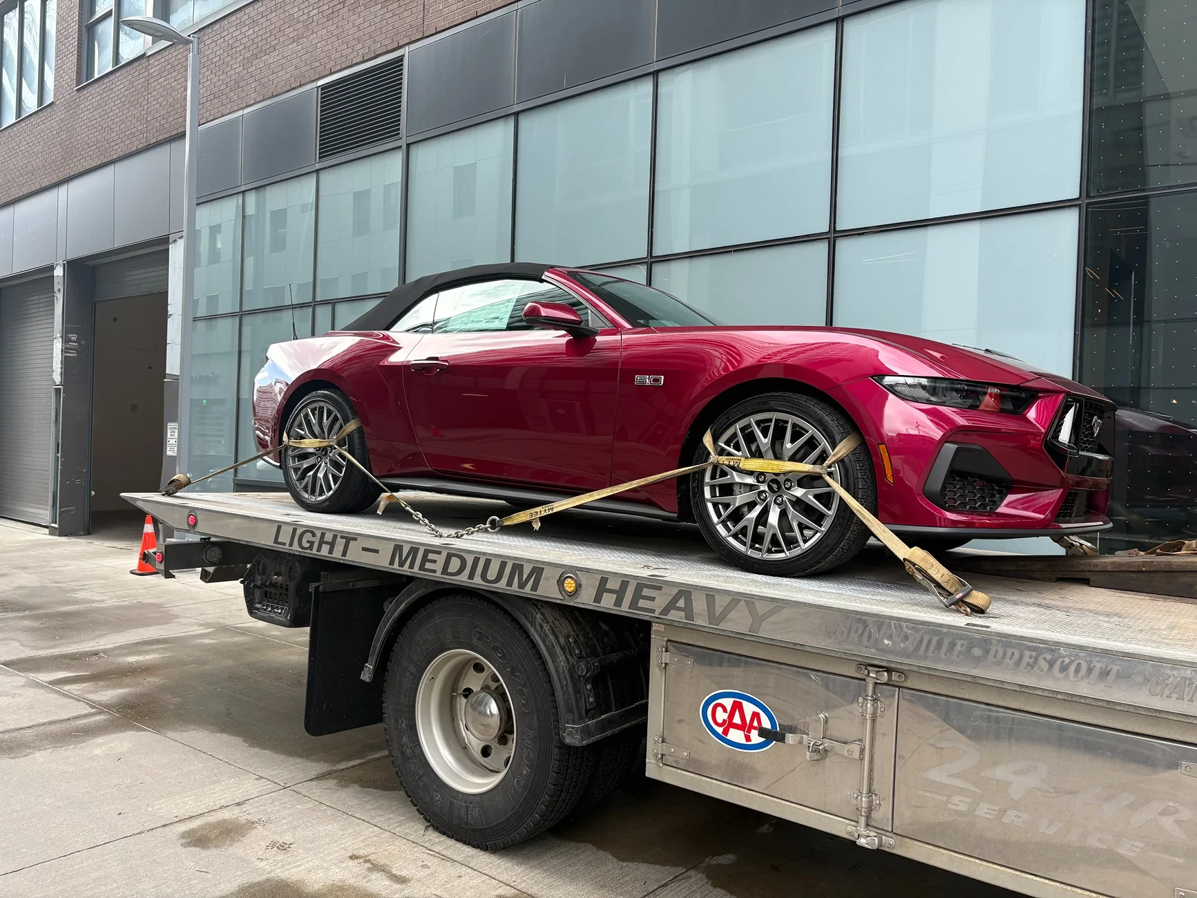 S650 Mustang Out With The Old - In With The New Toms, MY26 Mustang (flatbed) (10)