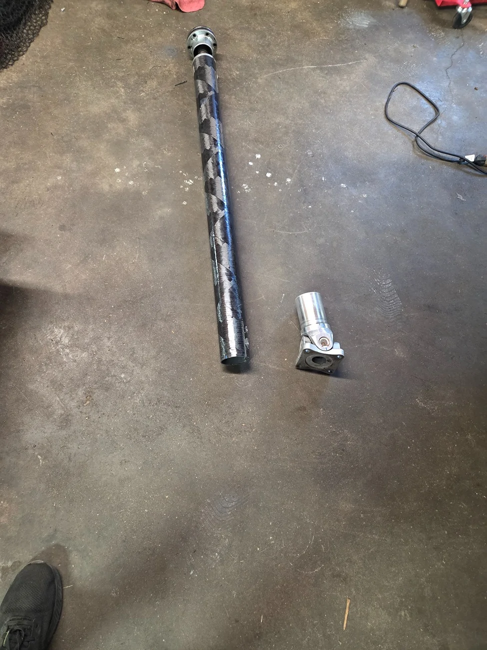 S650 Mustang Dss carbon fiber driveshaft one piece 20260425_094148