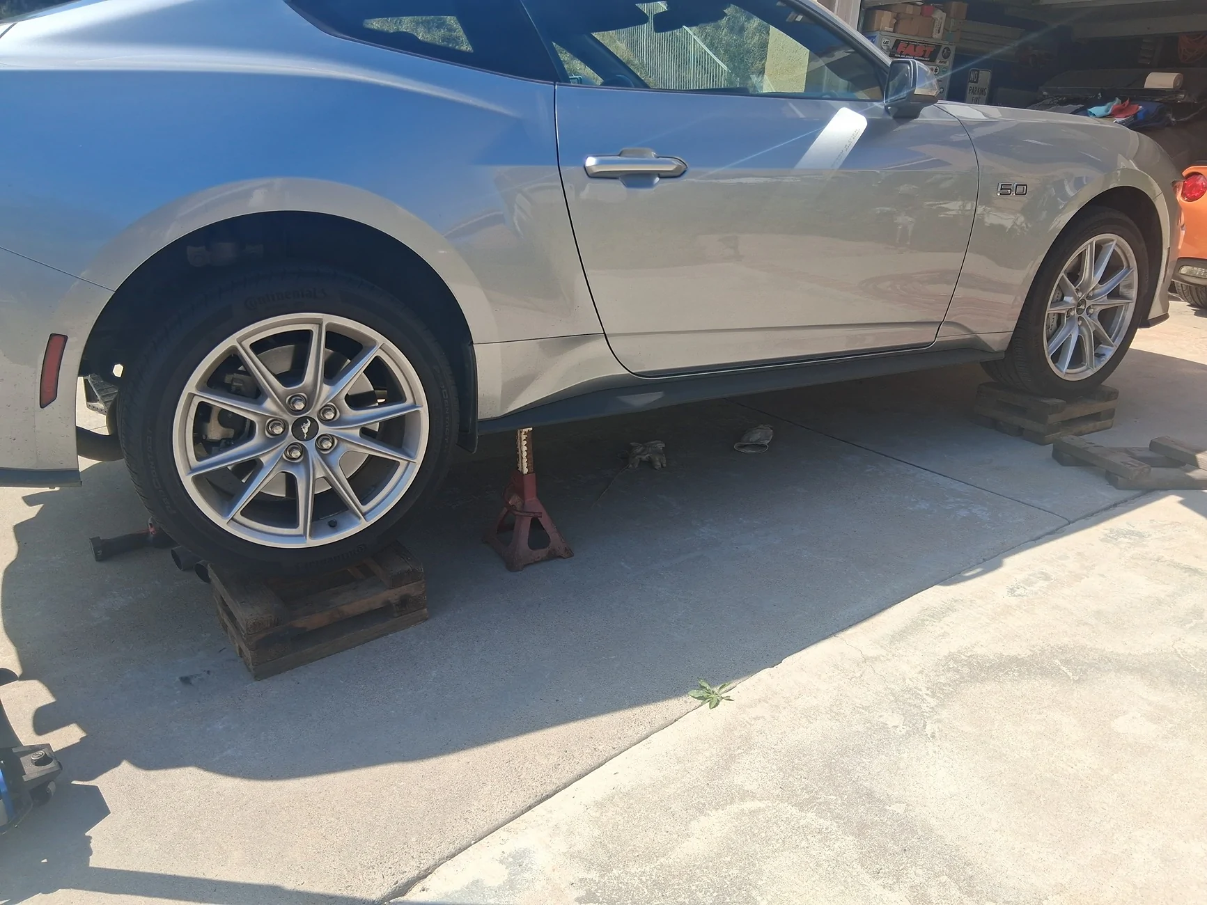 S650 Mustang X-pipe installation 20260502_094321