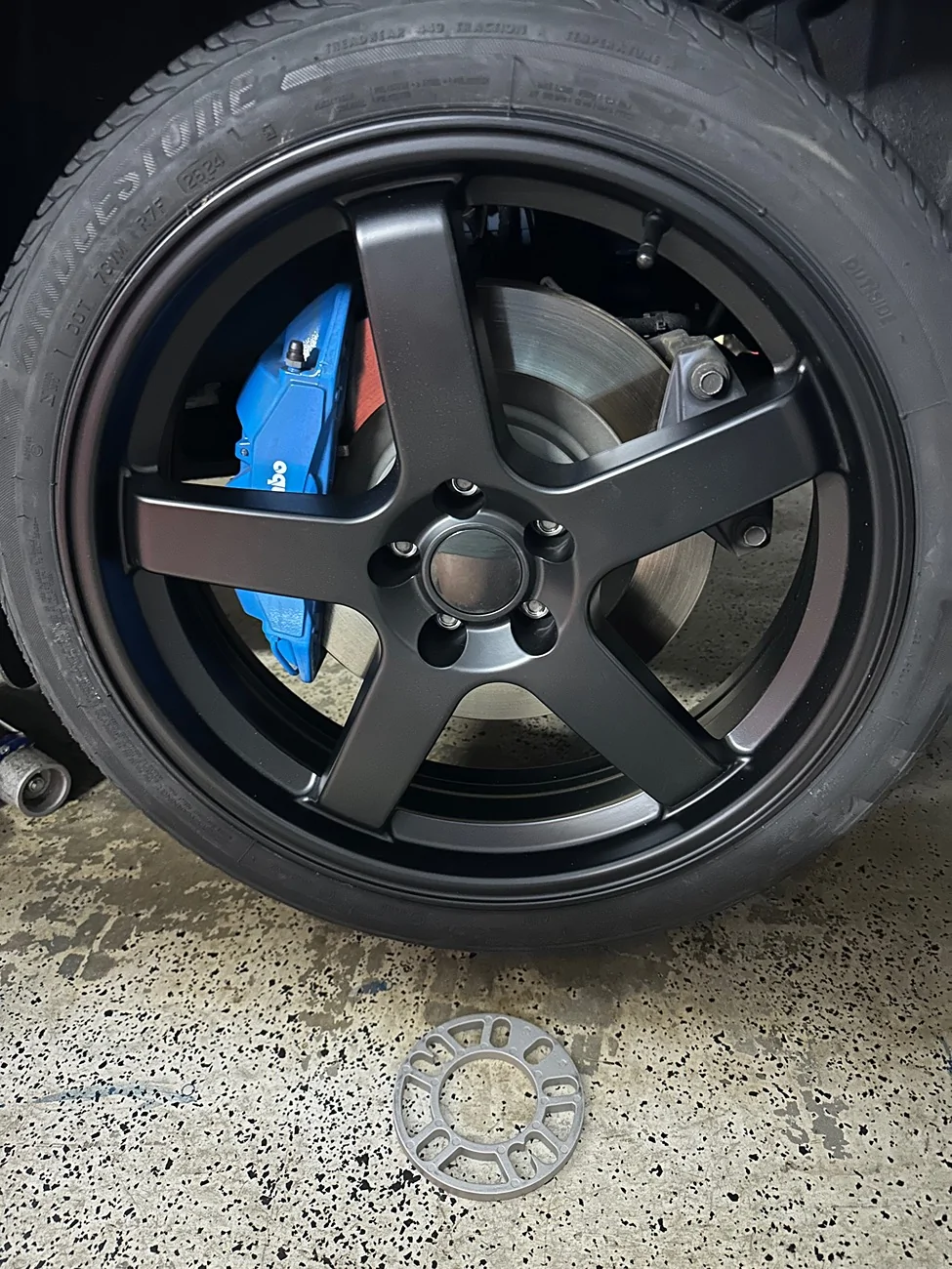 S650 Mustang Spare tire bolt pattern and jack IMG_3674