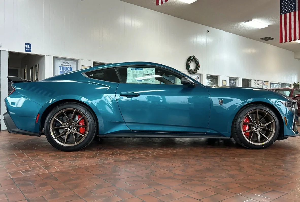 S650 Mustang From blue to red calipers? ab_red-whit