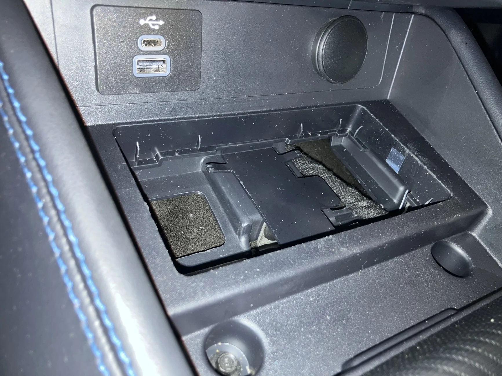 S650 Mustang $6 wireless charger fix DIY pic5