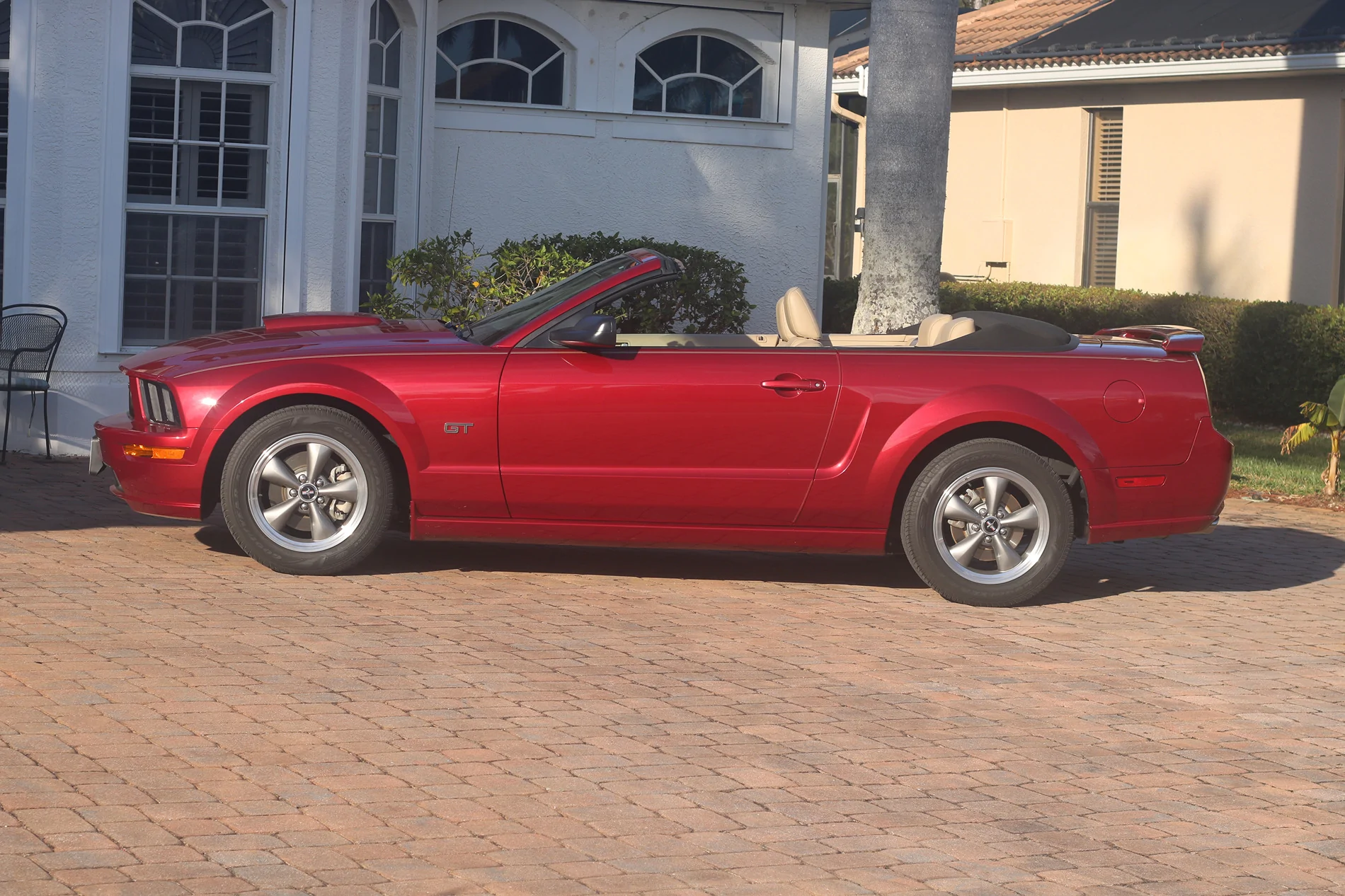S650 Mustang Convertible covers for side when top is down..... IMG_0128
