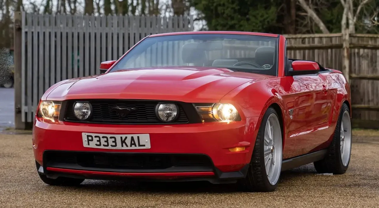S650 Mustang Aston Martin Vanquish 2010 GT Conv 1