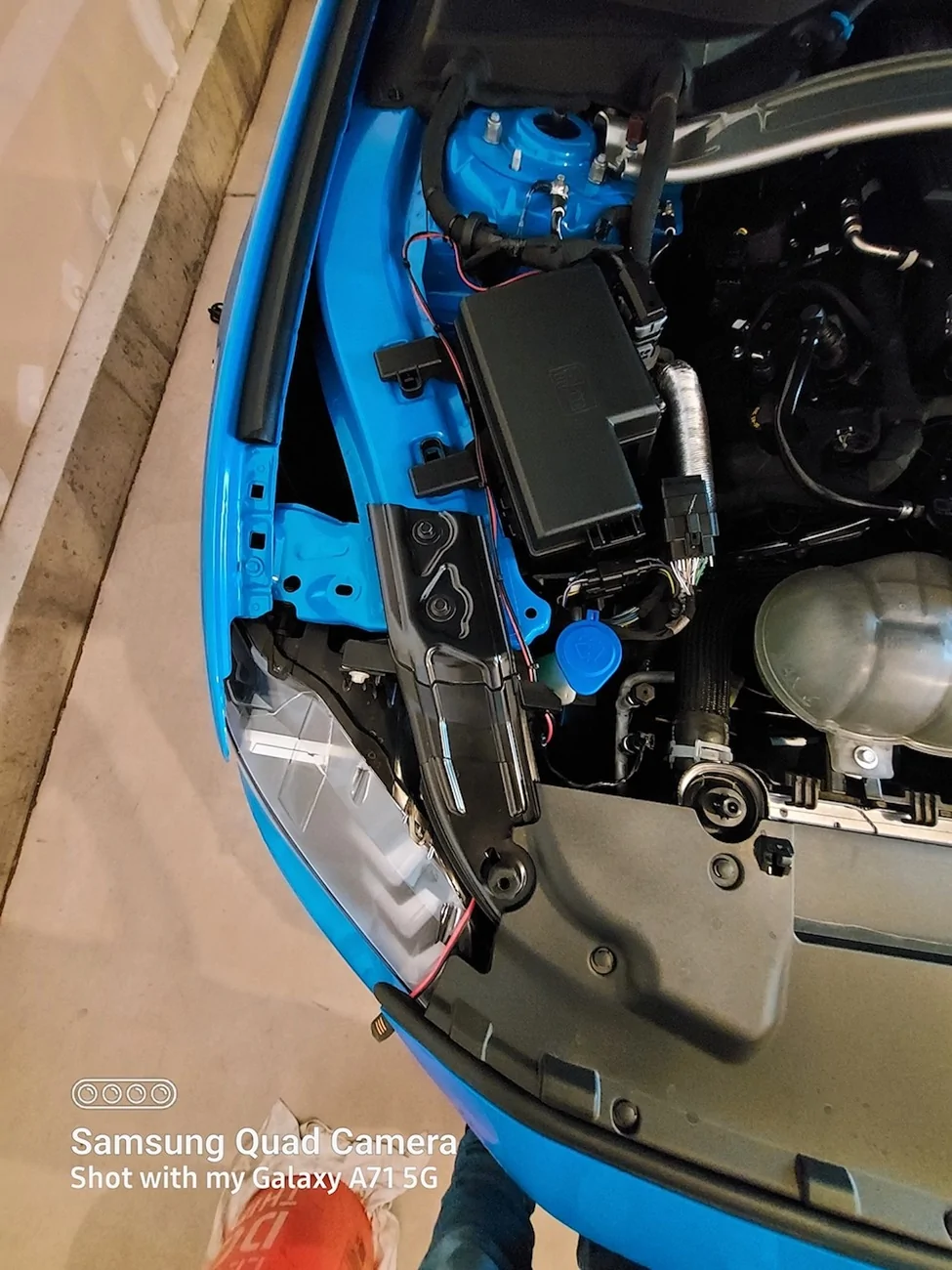 S650 Mustang Battery tender - no bonnet lift needed? 20220629_1415