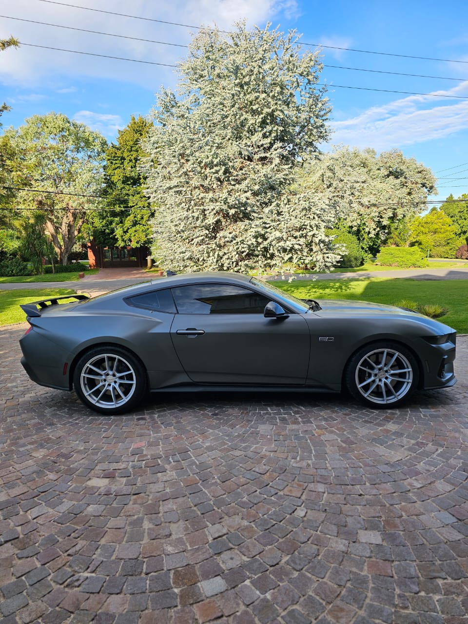 S650 Mustang Need specific picture Velgen VF5 Gloss Silver on a Grabber Blue Metallic WhatsApp Image 2026-05-26 at 16.31.32