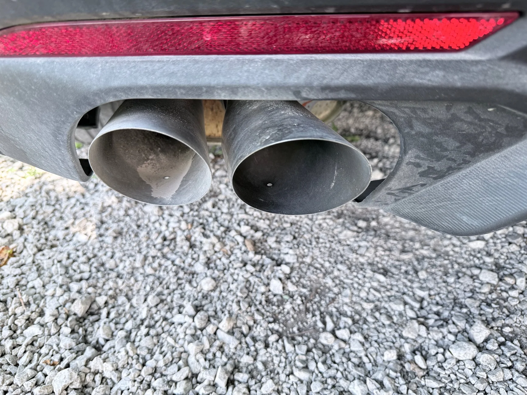 S650 Mustang GT exhaust tip interior discolored a concern? IMG_2888
