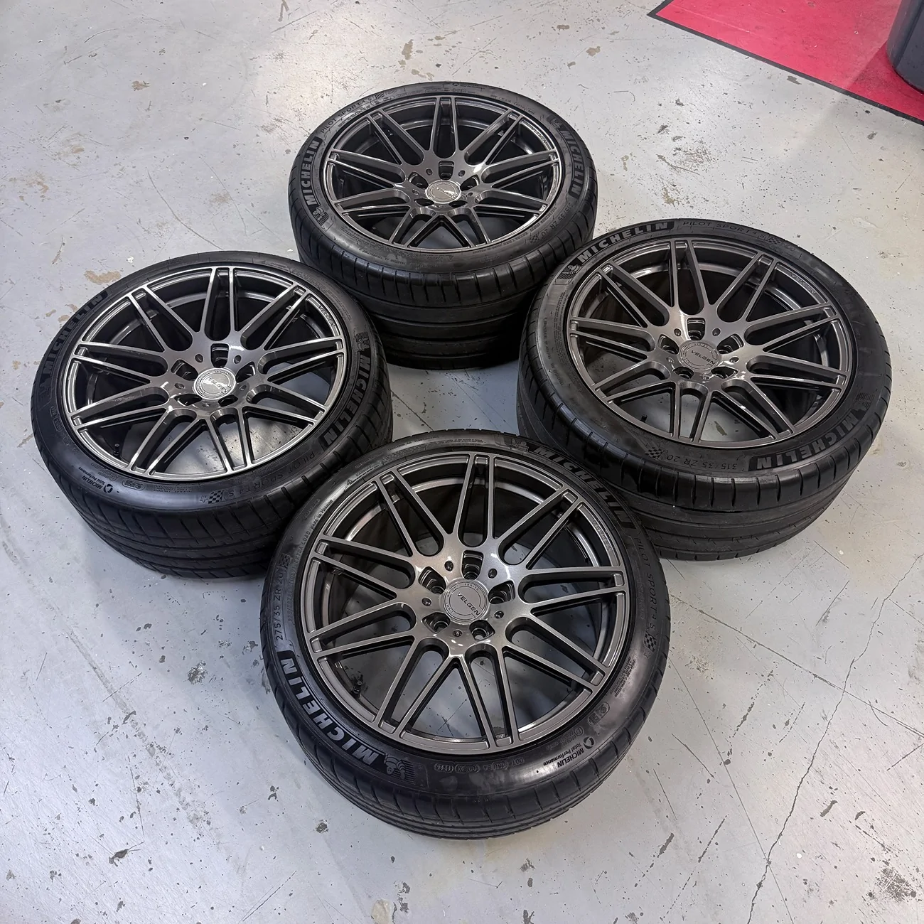velgen-vf9-gloss-gunmetal-michelin-ps4s-tires-2 (1).webp
