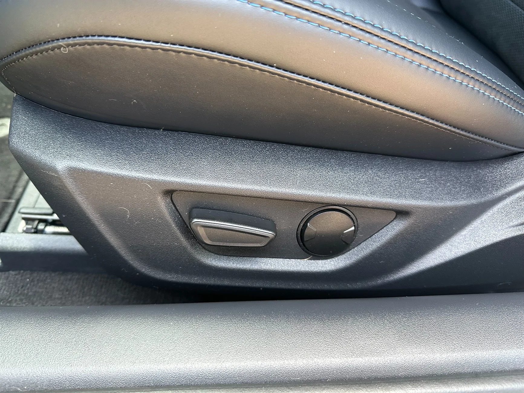 S650 Mustang Trade Recaro seats from my 2026 Dark Horse (for regular heated/cooled/power seats) IMG_3102