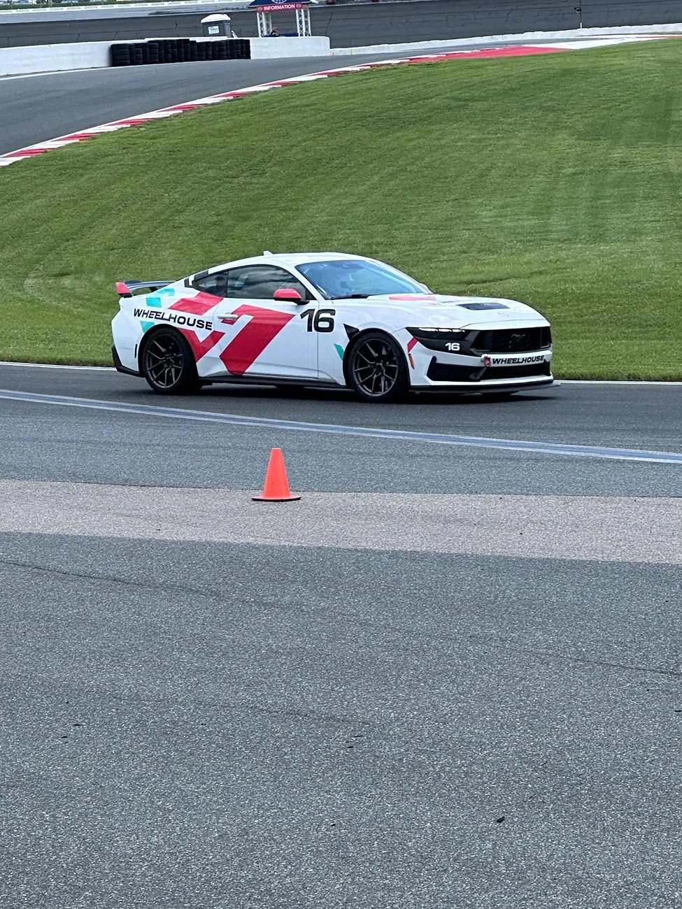S650 Mustang Mach 1 Wheels on S650 GT- Fitment Questions IMG_5931