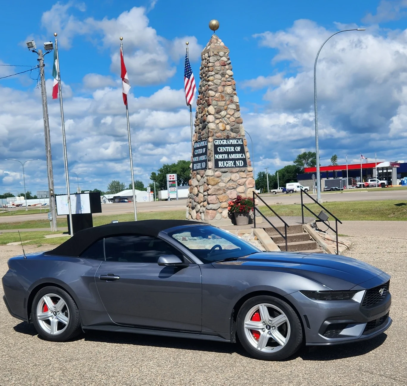 S650 Mustang Sliver or black rims for carbonized grey center of NA