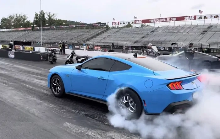 2024 GT vs 2024 Dark Horse 1/4 mile drag strip race