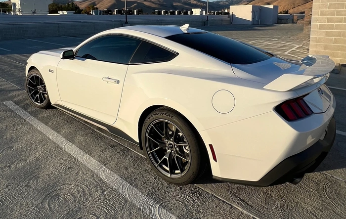 New sneakers: Apex wheels VS-5RS 18x10 + Continental Extreme Contact Sport 2