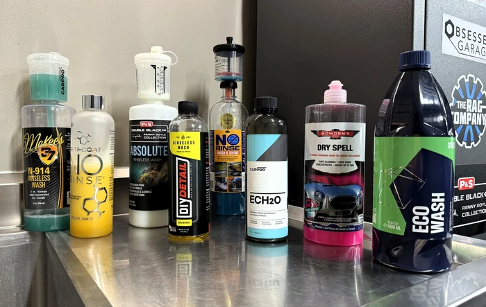 Glass Cleaning With Rinse-less Wash