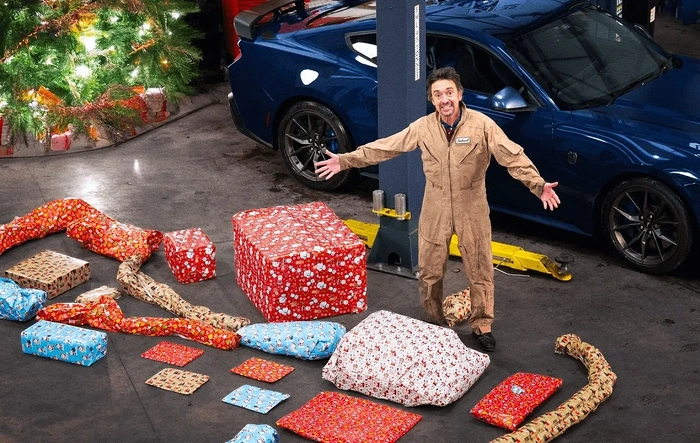 Video: Can Richard Hammond Build an 800bhp Mustang Dark Horse in 48 Hours?