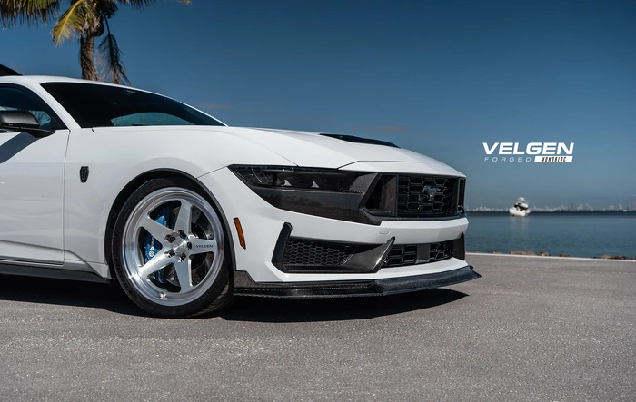 VELGEN DARKHORSE WITH HER NEW SHOES