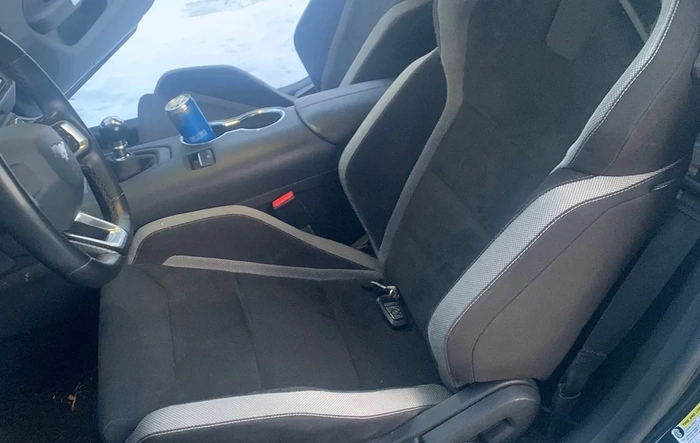 Unbranded GT350 Recaro Seats installed